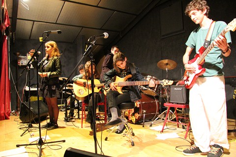 Tous ensemble sur scène à Rock The Casbah, la colonie musique et cinéma de Haute-Garonne Tous ensemble sur scène à Rock The Casbah, la colonie musique et cinéma de Haute-Garonne